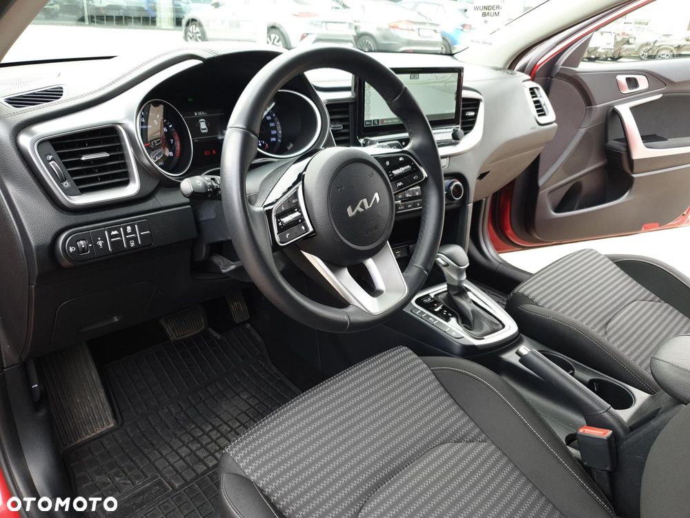 Kia Ceed - 10