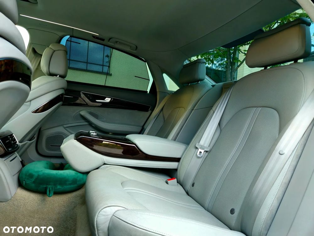 Audi A8 4.2 FSI L Quattro - 24