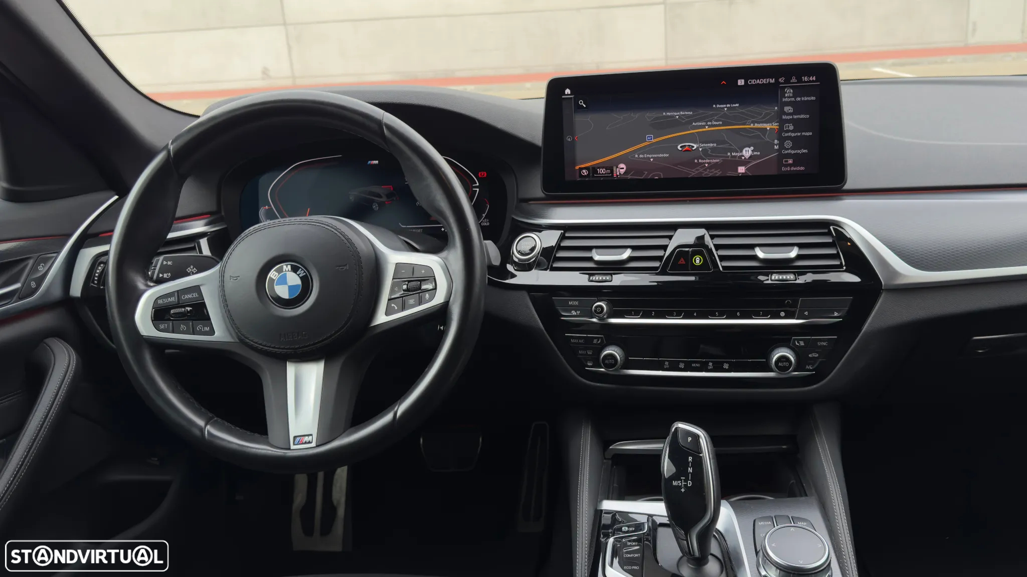 BMW 520 d Pack Desportivo M Auto - 11