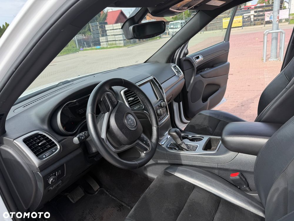 Jeep Grand Cherokee - 13