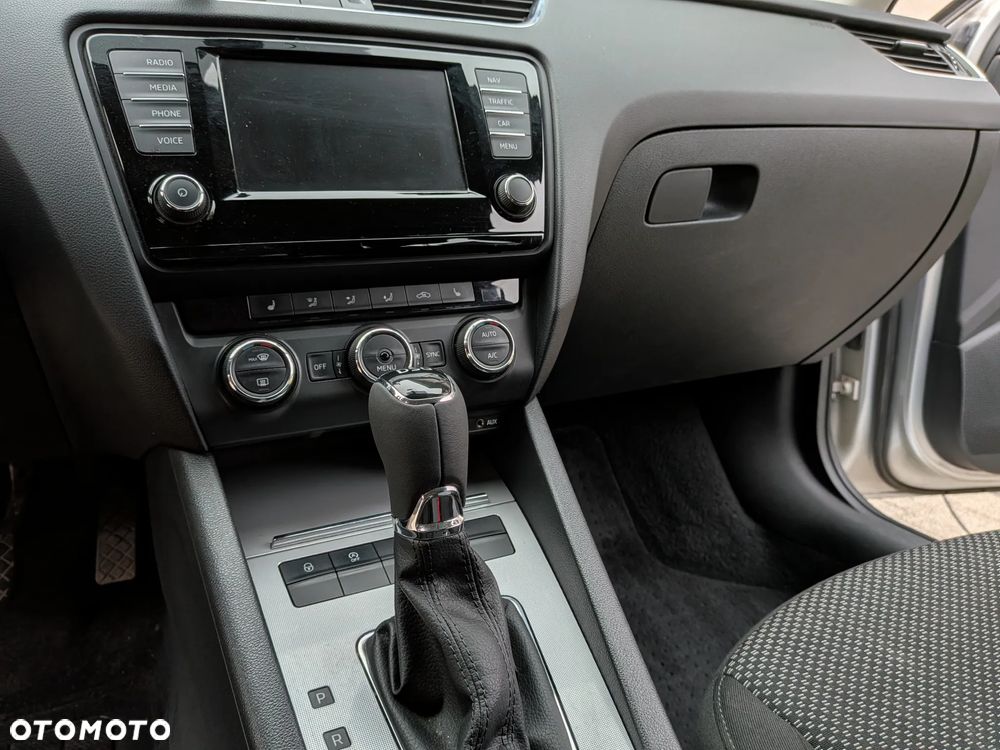 Skoda Octavia 1.6 TDI Ambition DSG - 9