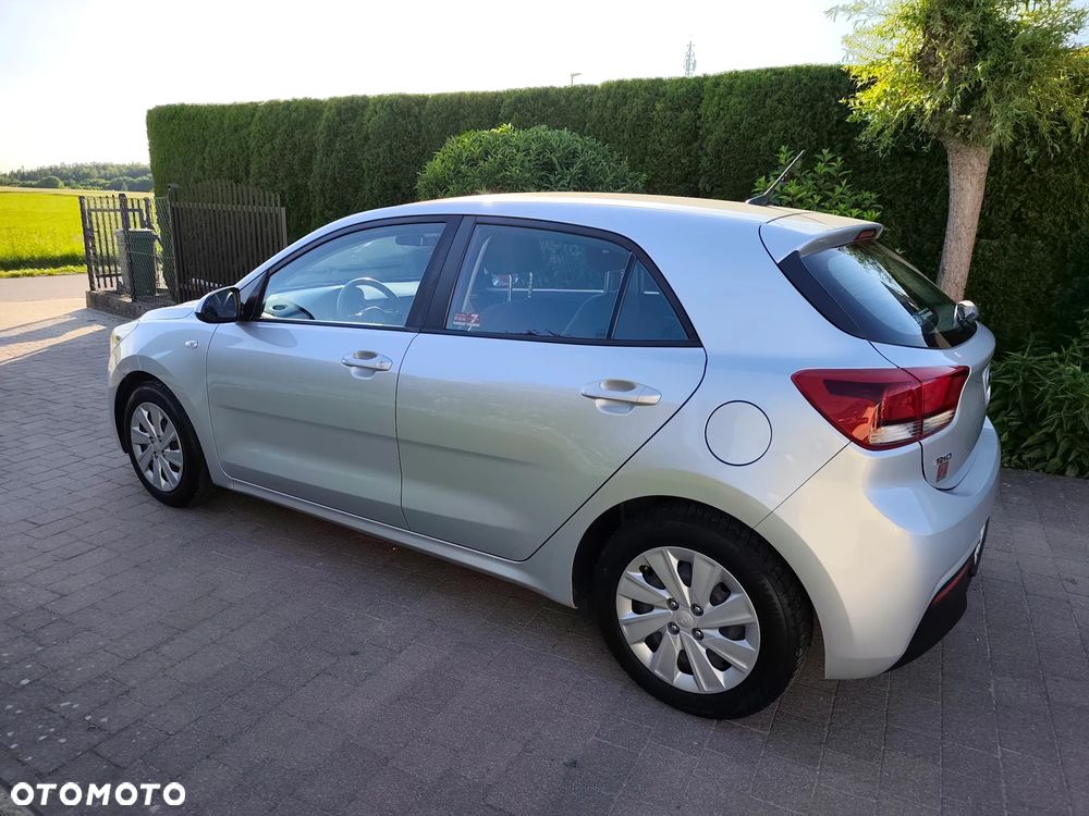 Kia Rio 1.2 M - 12