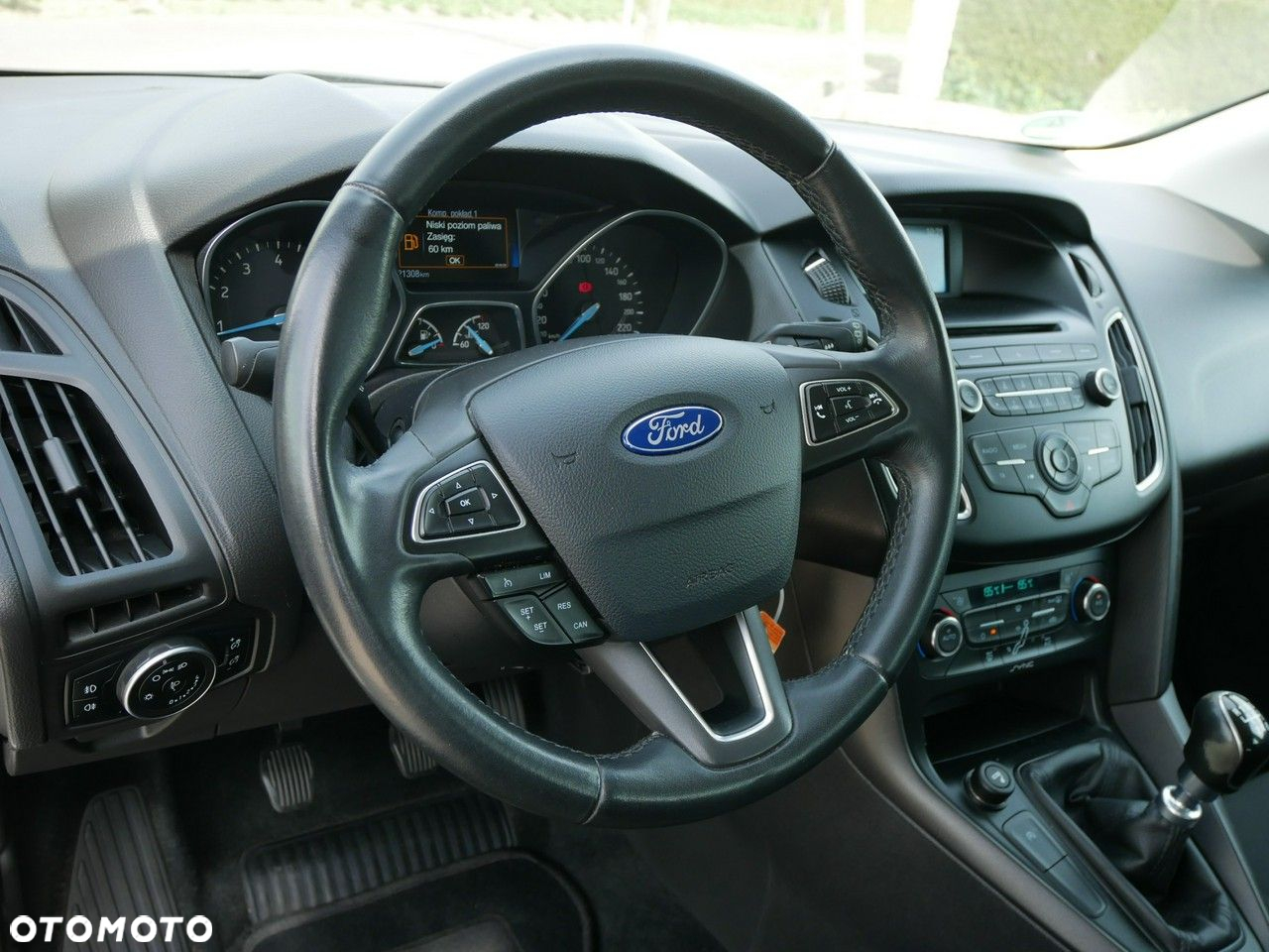 Ford Focus Turnier 1.0 EcoBoost Start-Stopp-System ACTIVE DESIGN - 13