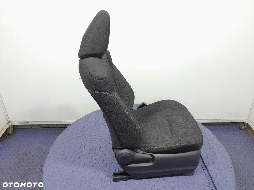 TOYOTA COROLLA XII E21 LIFT 22- SEDAN FOTEL PASAŻERA PRAWY EUROPA - 5