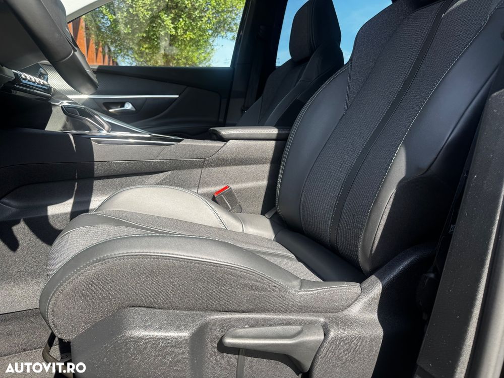 Peugeot 3008 225 e-EAT8 Allure Pack - 23