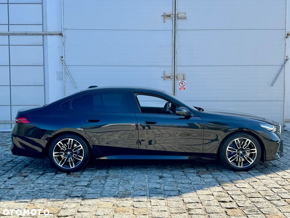 BMW Seria 5 540d xDrive mHEV M Sport - 6