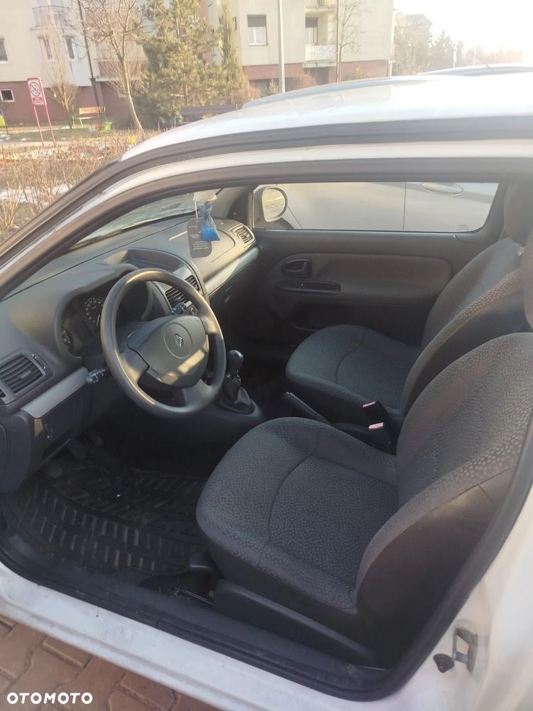 Renault Clio - 6
