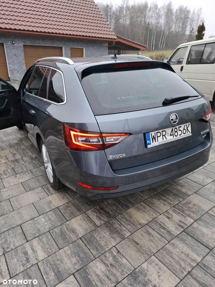 Skoda Superb 2.0 TDI 4x4 Active DSG - 4