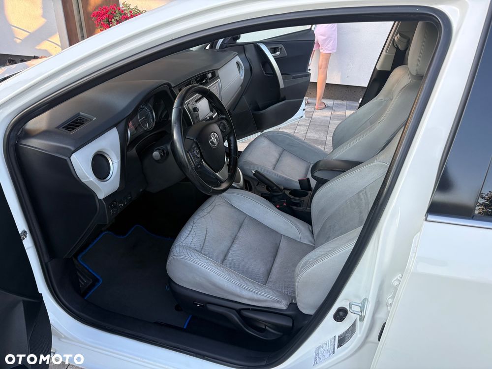 Toyota Auris - 25