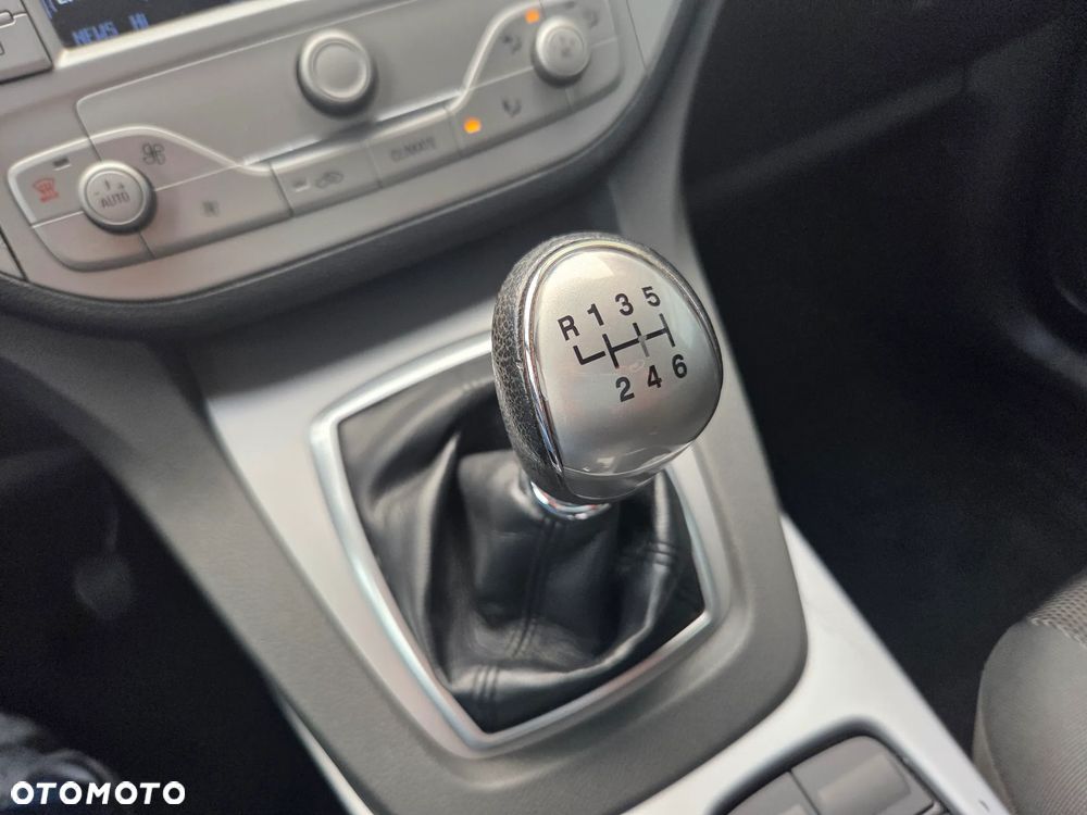 Ford Kuga 2.0 TDCi 2x4 Champions Edition - 27