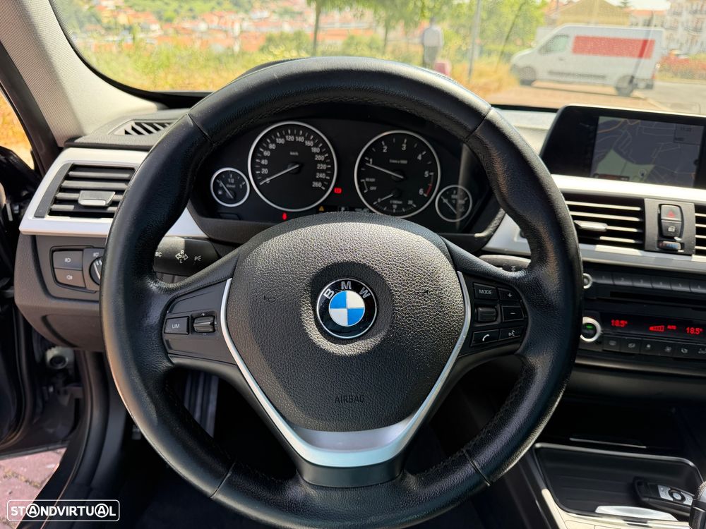 BMW 320 d Auto Line Luxury - 24