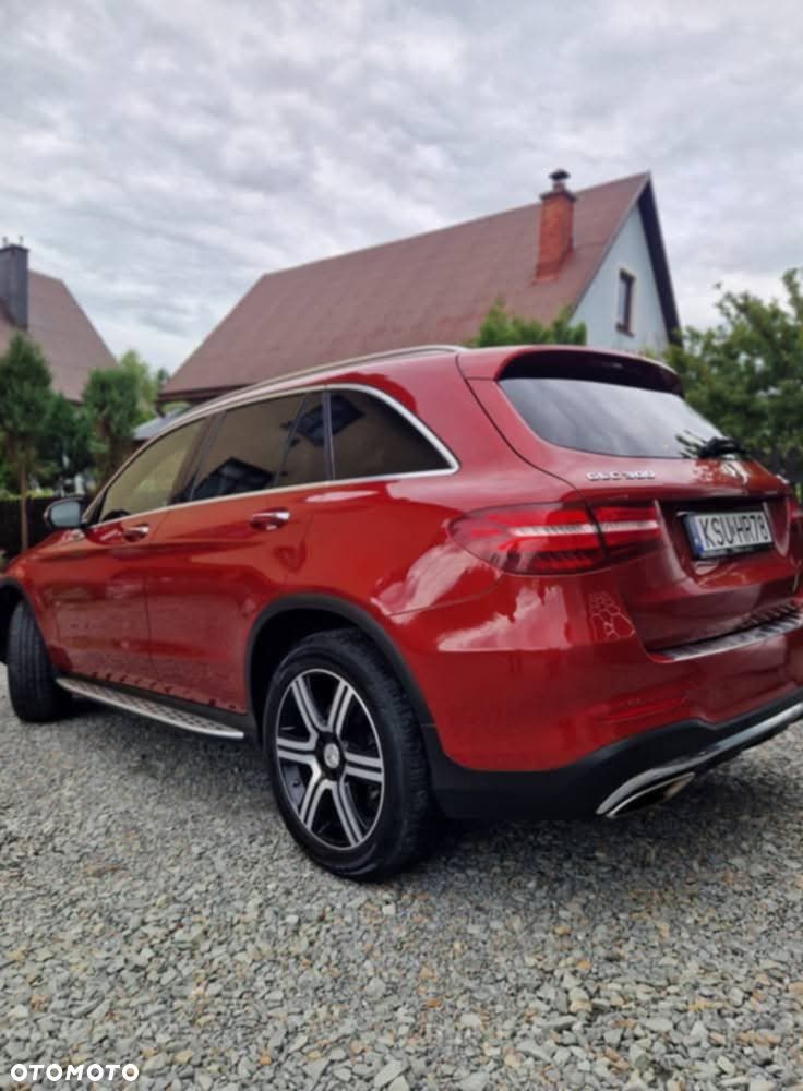 Mercedes-Benz GLC 300 4Matic 9G-TRONIC AMG Line - 3