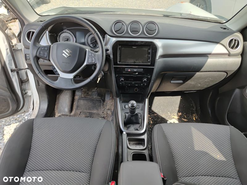 Suzuki Vitara 1.0 Boosterjet Comfort 2WD - 17