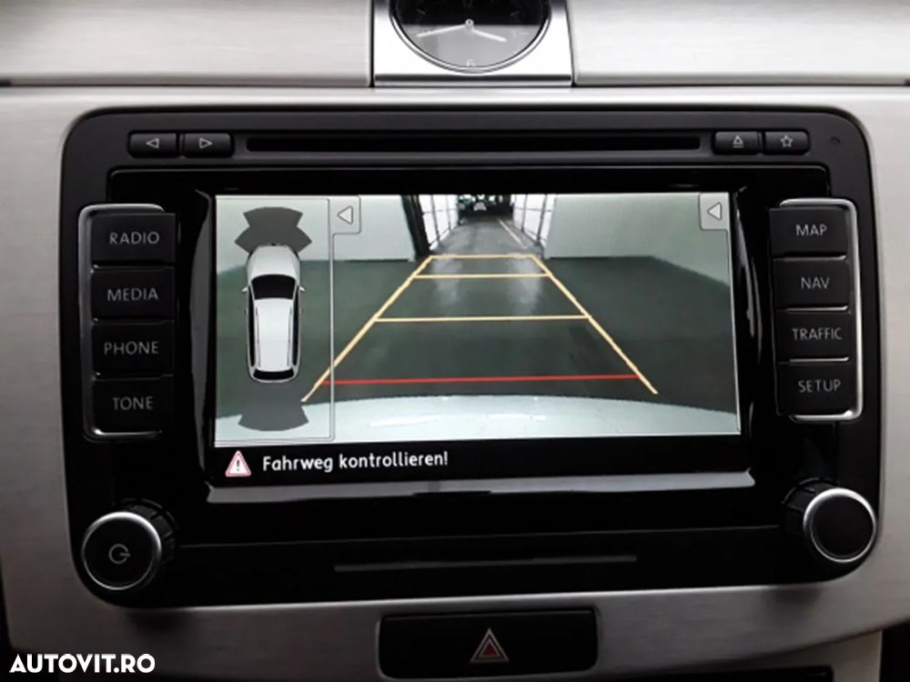 Volkswagen Passat Variant 2.0 TDI BlueMotion Technology Highline DSG - 16