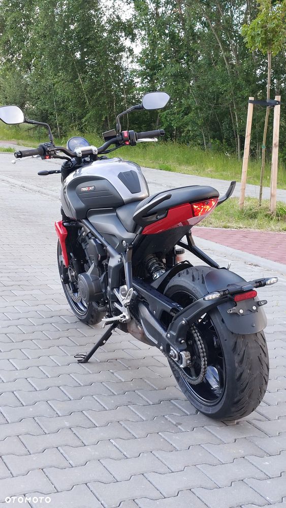 Triumph Trident - 12