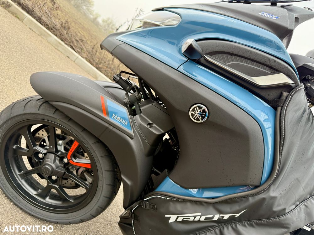 Yamaha Tricity 300 - 18