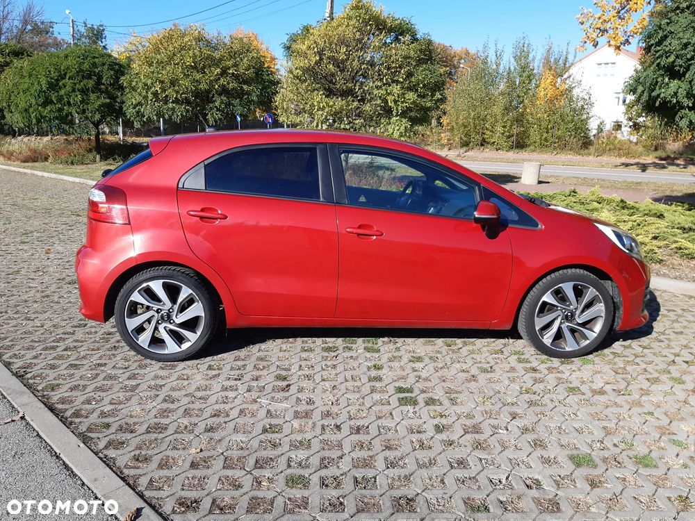 Kia Rio - 12