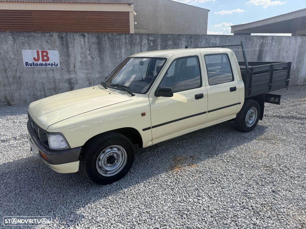 Toyota Hilux 2.4D 5LUG Dir. Assistida - 1