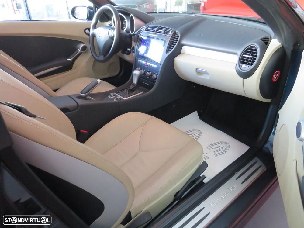 Mercedes-Benz SLK 200 Kompressor Auto Sport Edition - 26