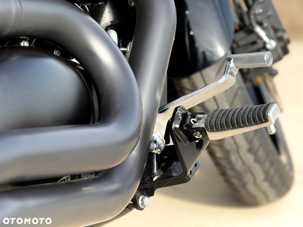 Suzuki Boulevard - 15