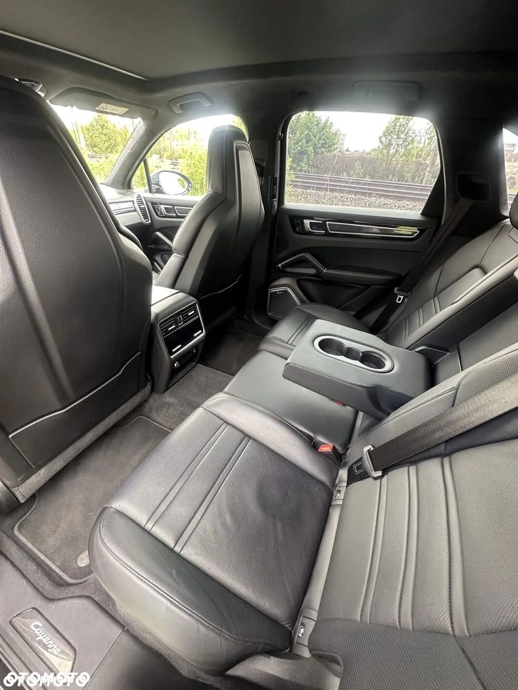 Porsche Cayenne - 16