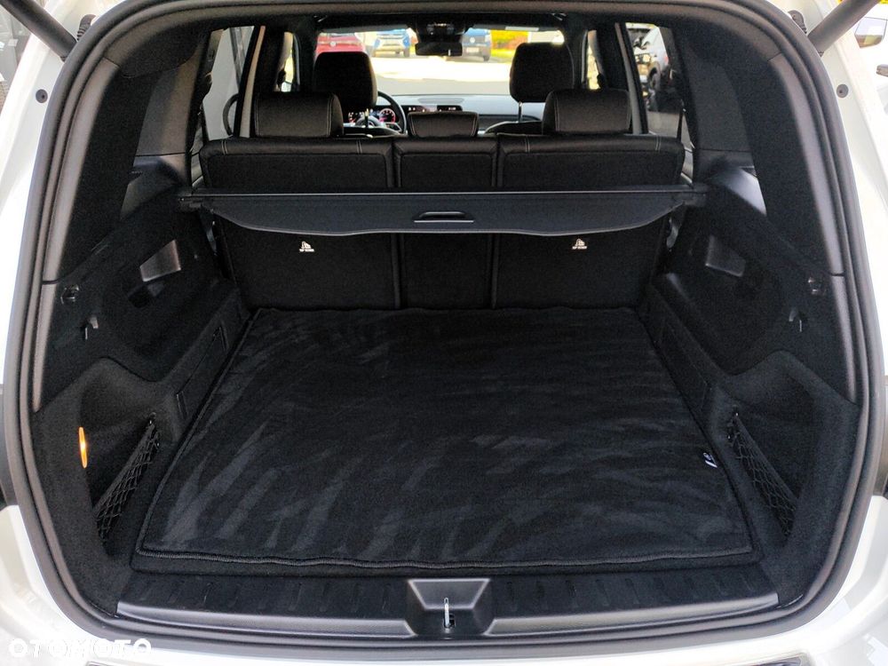 Mercedes-Benz GLB - 39