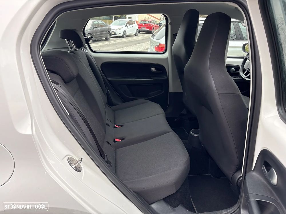 VW Up! 1.0 High Auto - 21