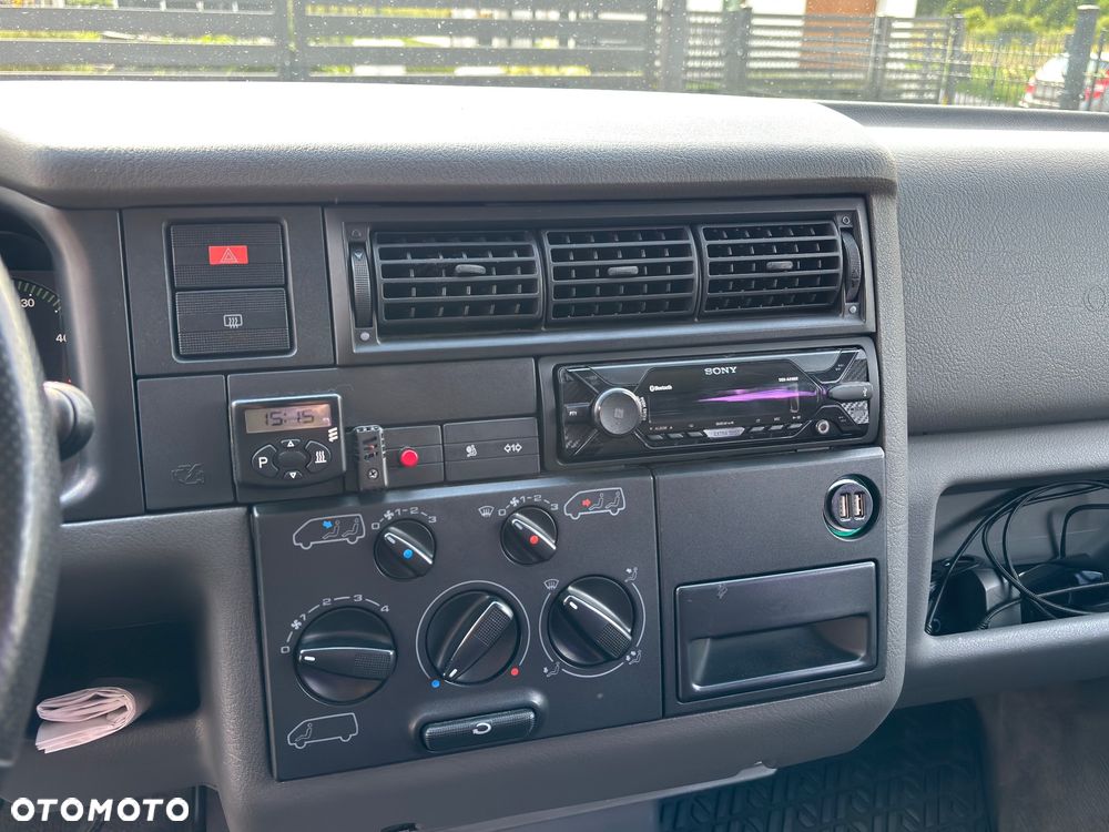 Volkswagen Multivan - 10