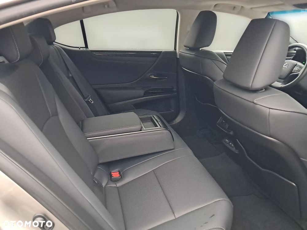 Lexus ES 300h Business Edition - 10