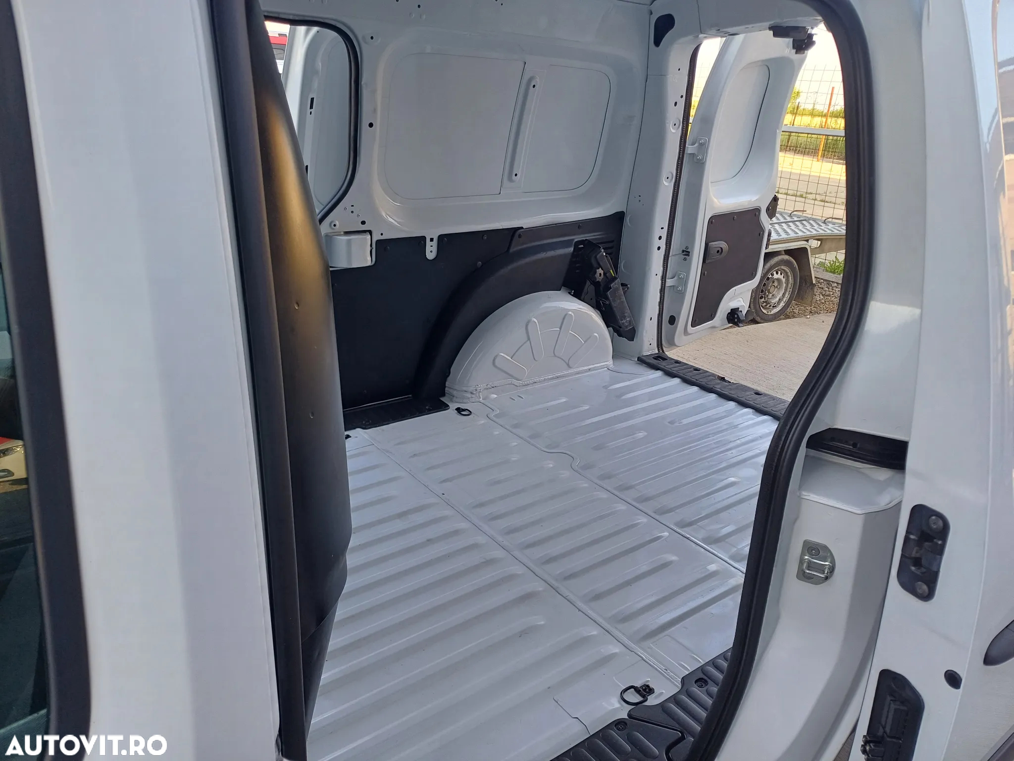 Renault Kangoo 1.5 Blue dCi 95 ZEN - 14