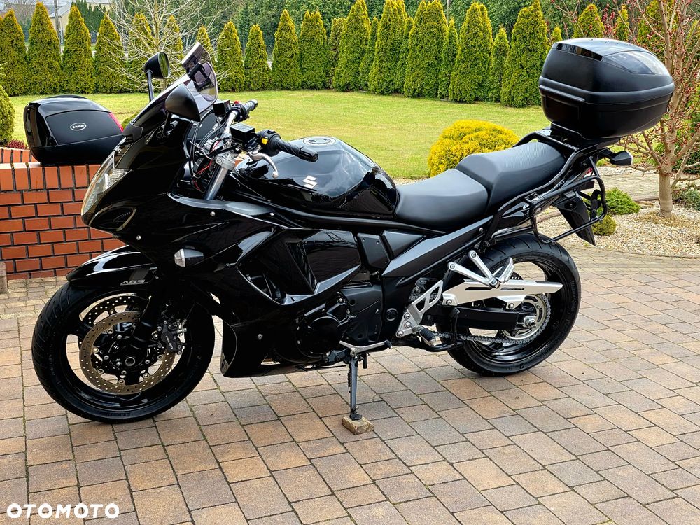 Suzuki GSX - 24
