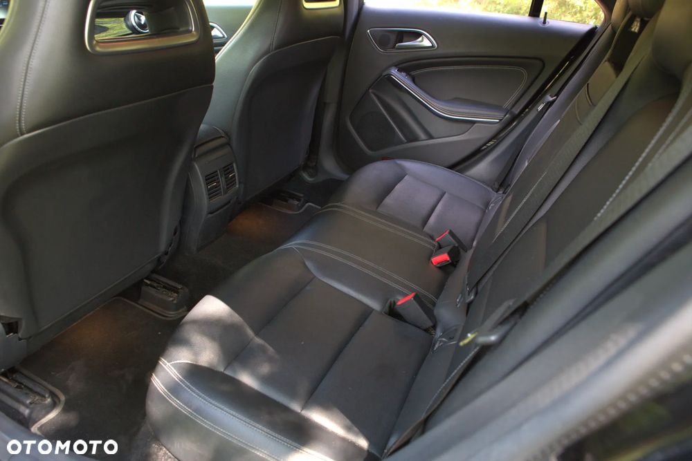 Mercedes-Benz CLA 250 4-Matic Sport - 19