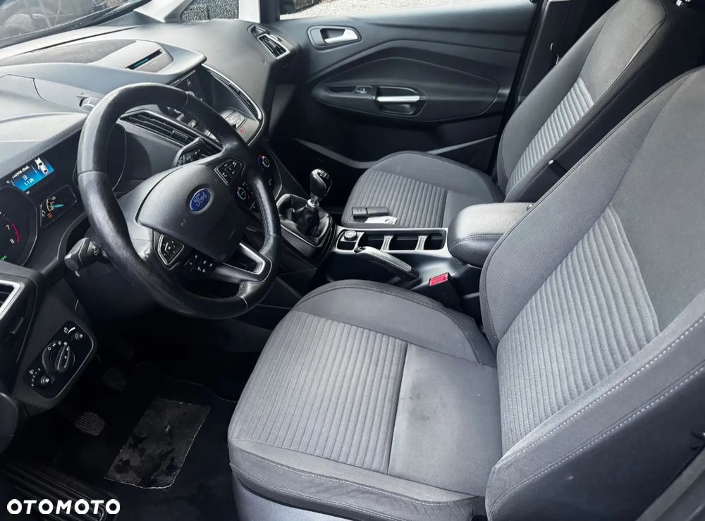 Ford Grand C-MAX - 17
