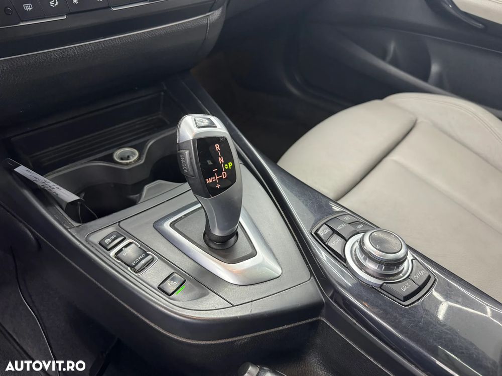 BMW Seria 1 120d Aut. - 26