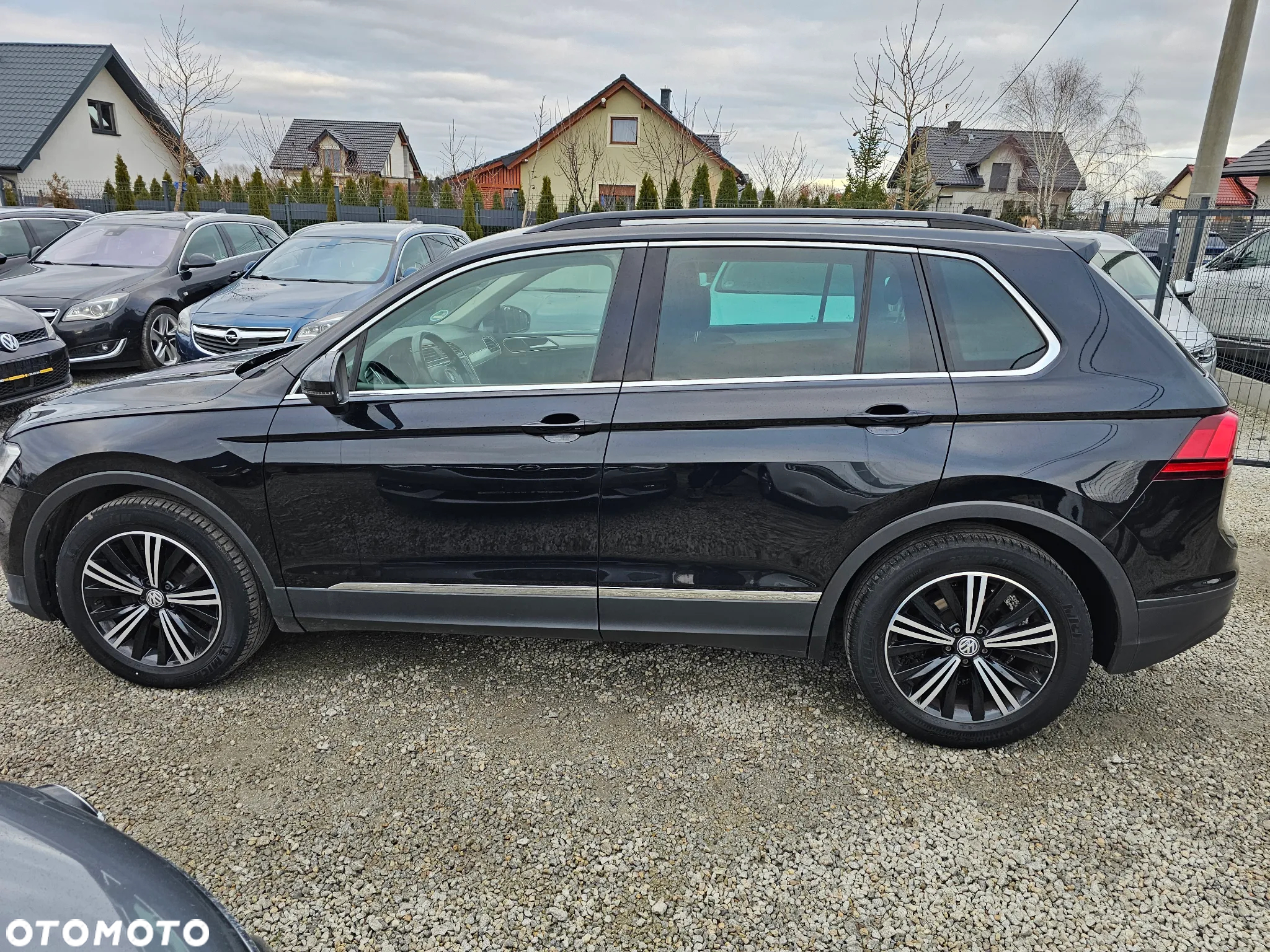 Volkswagen Tiguan - 2