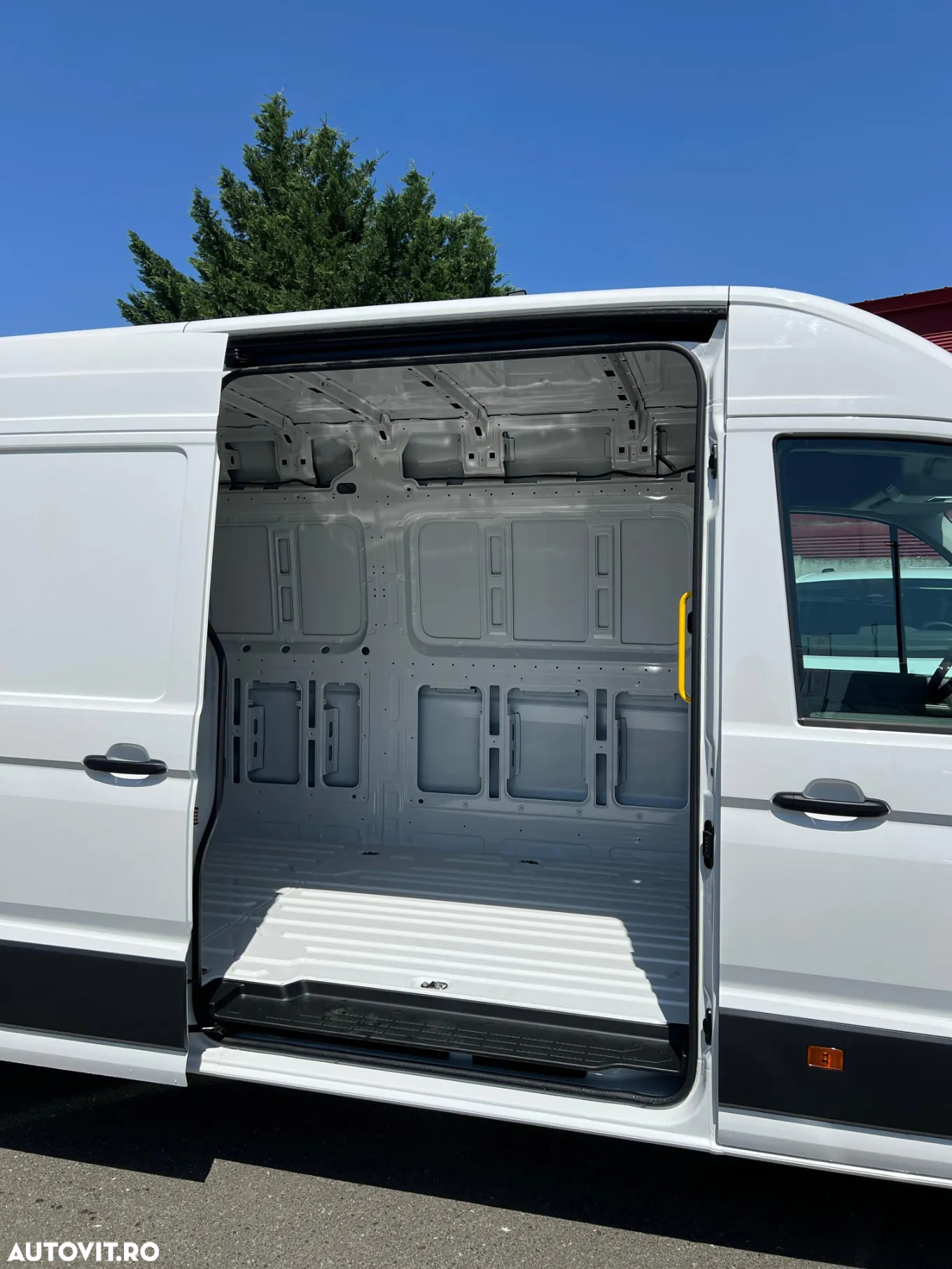 Volkswagen Crafter Furgon L5H3 - 8