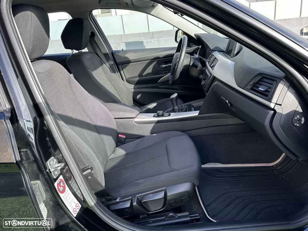 BMW 320 d Line Sport - 40