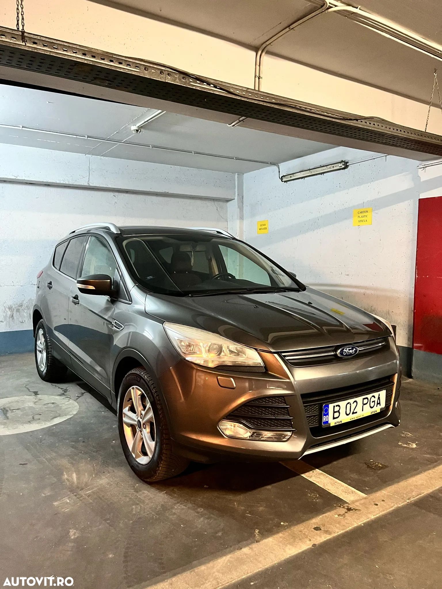 Ford Kuga 2.0 TDCi 4WD Powershift Titanium - 1