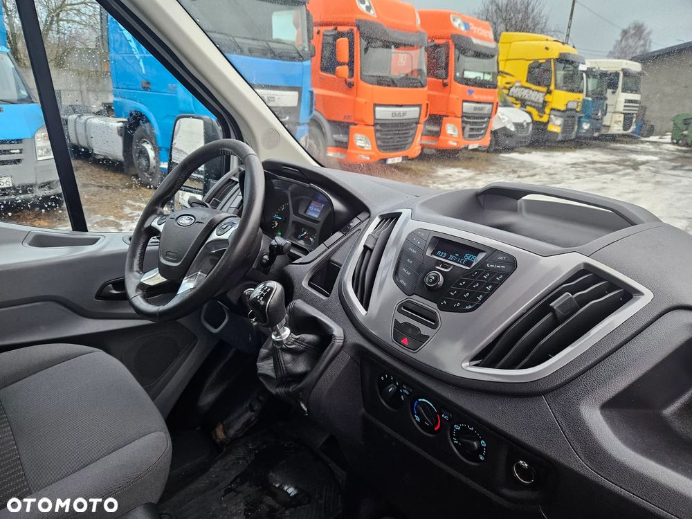 Ford Transit - 12