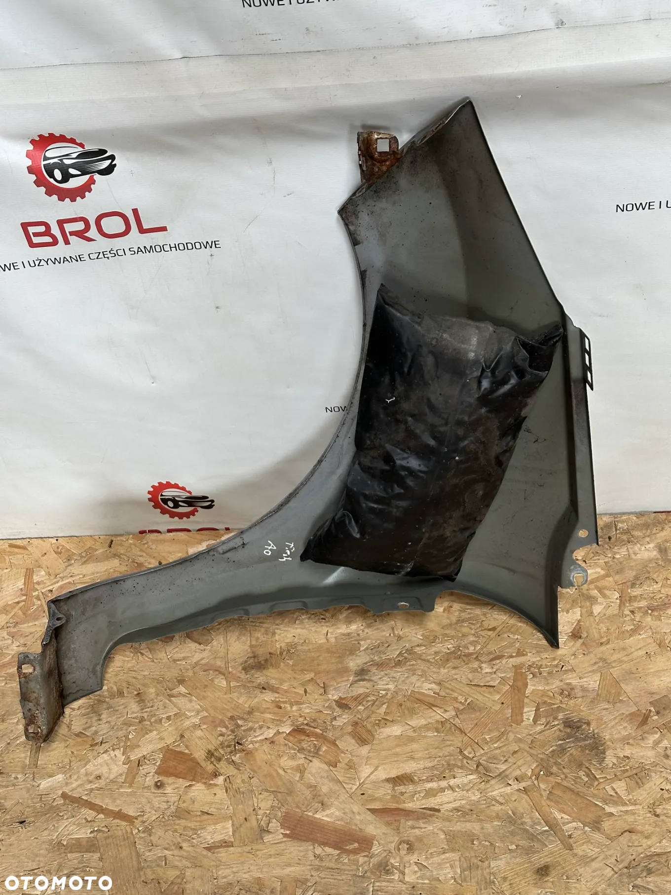 BŁOTNIK PRZEDNI PRAWY FORD FIESTA MK7  A0 - 5
