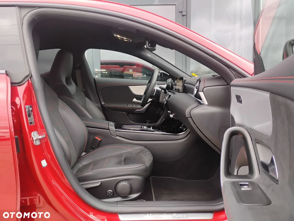 Mercedes-Benz CLA 200 AMG Line 7G-DCT - 15