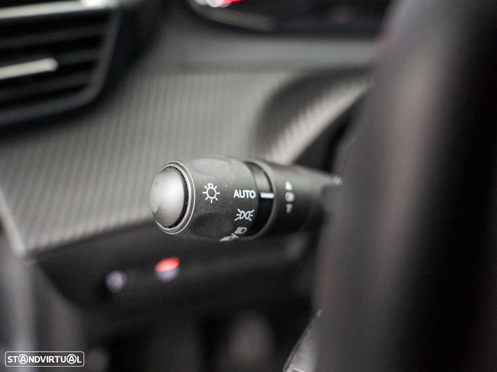 Peugeot 208 1.2 PureTech Active Pack - 16