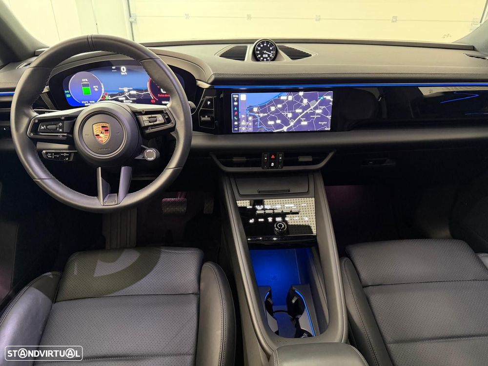 Porsche Macan Electric 4 - 17