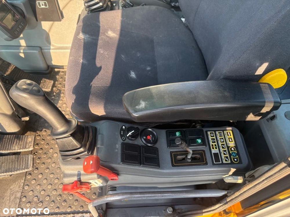 Volvo EW180B - 7