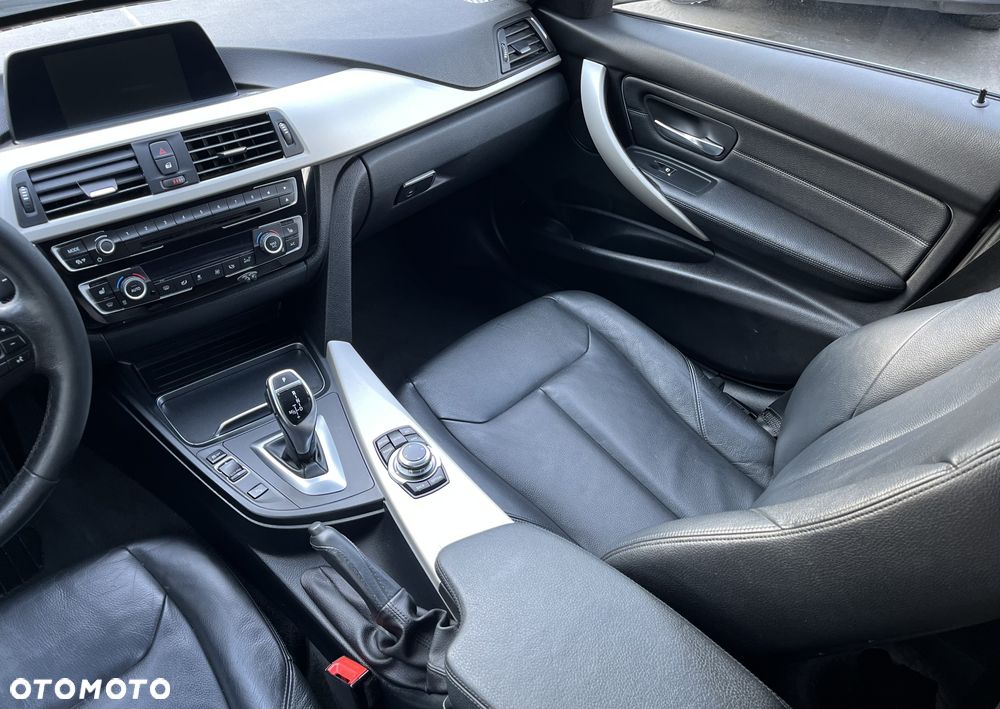 BMW Seria 3 320d Efficient Dynamics Luxury Line Purity - 26
