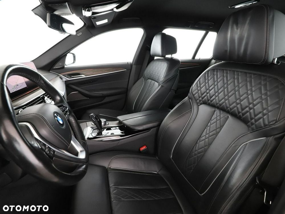 BMW Seria 5 530e xDrive Luxury Line - 15