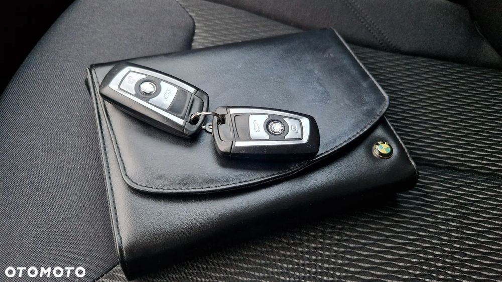 BMW Seria 3 320d Touring xDrive Sport-Aut Luxury Line - 26