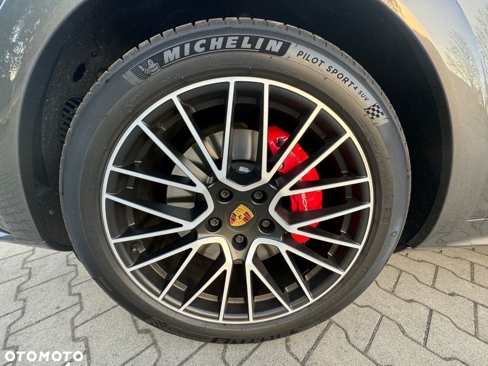 Porsche Cayenne GTS - 6