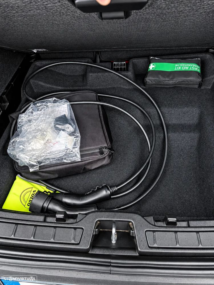 Volvo XC 40 Recharge 78 kWh Twin Motor Core - 11