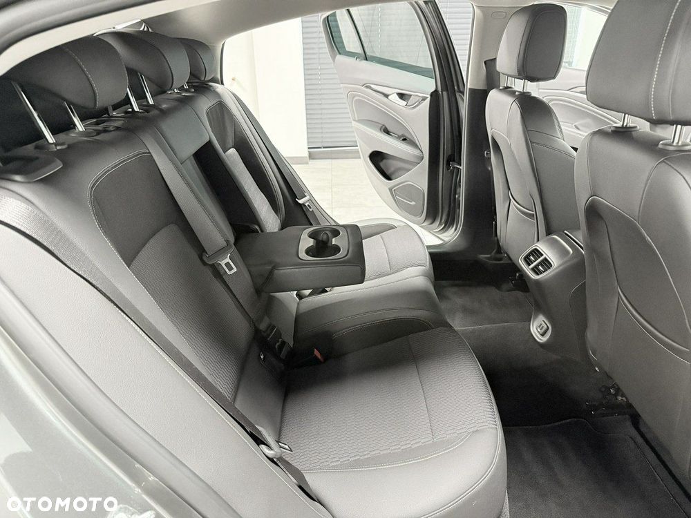 Opel Insignia - 35